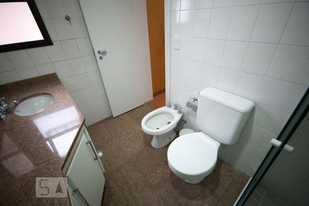 Apartamento para alugar com 123m², 3 quartos e 3 vagas Apartamento para alugar com 123m², 3 quartos e 3 vagasSuite
