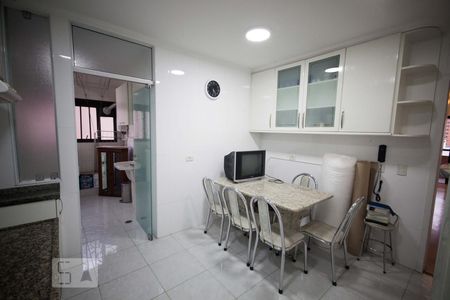 Apartamento para alugar com 123m², 3 quartos e 3 vagas Apartamento para alugar com 123m², 3 quartos e 3 vagasCozinha