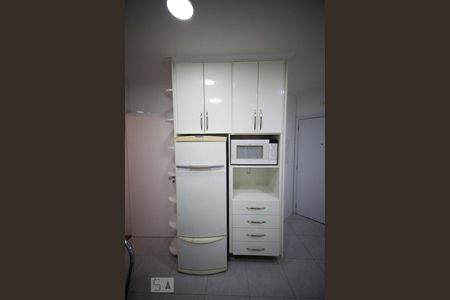 Apartamento para alugar com 123m², 3 quartos e 3 vagas Apartamento para alugar com 123m², 3 quartos e 3 vagasCozinha