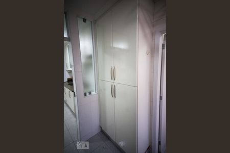 Apartamento para alugar com 123m², 3 quartos e 3 vagas Apartamento para alugar com 123m², 3 quartos e 3 vagasLavanderia