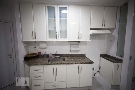 Apartamento para alugar com 123m², 3 quartos e 3 vagas Apartamento para alugar com 123m², 3 quartos e 3 vagasCozinha