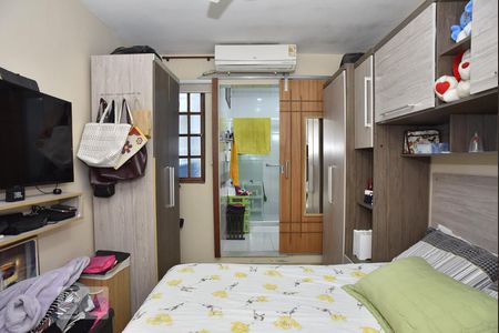 Casa de condomínio à venda com 160m², 4 quartos e 1 vagaSuíte