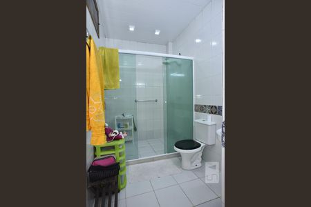 Casa de condomínio à venda com 160m², 4 quartos e 1 vagaBanheiro da Suíte