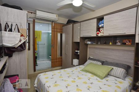 Casa de condomínio à venda com 160m², 4 quartos e 1 vagaSuíte