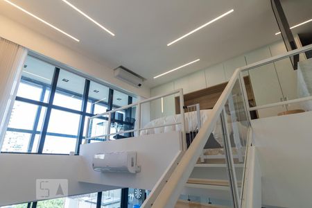 Apartamento à venda com 69m², 1 quarto e 2 vagas Apartamento à venda com 69m², 1 quarto e 2 vagasEscada