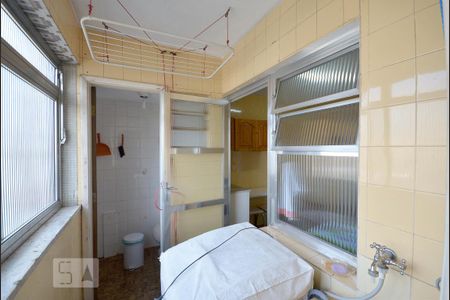 Apartamento à venda com 72m², 2 quartos e 1 vaga Apartamento à venda com 72m², 2 quartos e 1 vagaArea de Serviço