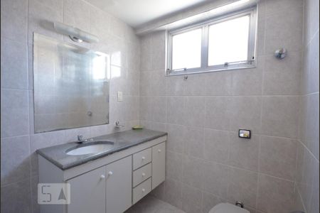 Apartamento à venda com 72m², 2 quartos e 1 vaga Apartamento à venda com 72m², 2 quartos e 1 vagaBanheiro