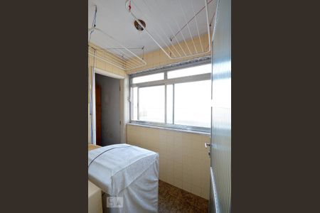 Apartamento à venda com 72m², 2 quartos e 1 vaga Apartamento à venda com 72m², 2 quartos e 1 vagaArea de Serviço