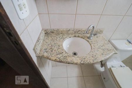 Casa à venda com 210m², 5 quartos e 2 vagas Casa à venda com 210m², 5 quartos e 2 vagasBanheiro 2