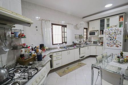 Casa à venda com 210m², 5 quartos e 2 vagas Casa à venda com 210m², 5 quartos e 2 vagasCozinha