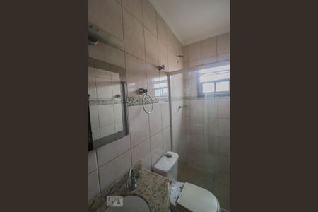 Casa à venda com 210m², 5 quartos e 2 vagas Casa à venda com 210m², 5 quartos e 2 vagasBanheiro 2