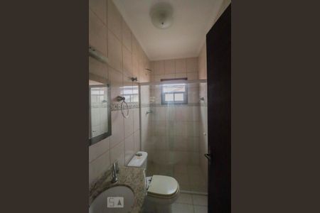 Casa à venda com 210m², 5 quartos e 2 vagas Casa à venda com 210m², 5 quartos e 2 vagasBanheiro 2