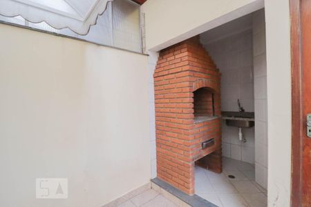 Casa à venda com 210m², 5 quartos e 2 vagas Casa à venda com 210m², 5 quartos e 2 vagasChurrasqueira