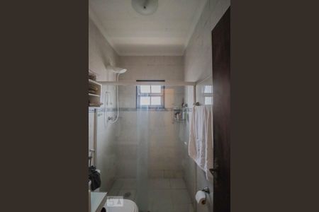 Casa à venda com 210m², 5 quartos e 2 vagas Casa à venda com 210m², 5 quartos e 2 vagasBanheiro da Suíte 1