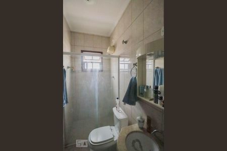 Casa à venda com 210m², 5 quartos e 2 vagas Casa à venda com 210m², 5 quartos e 2 vagasBanheiro da Suíte 2