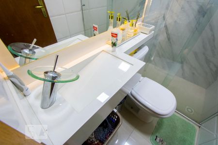 Apartamento para alugar com 70m², 2 quartos e 1 vaga Apartamento para alugar com 70m², 2 quartos e 1 vagaBanheiro do quarto 1