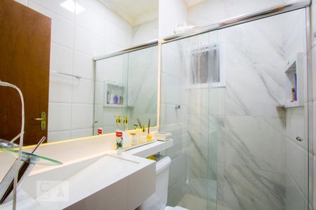 Apartamento para alugar com 70m², 2 quartos e 1 vaga Apartamento para alugar com 70m², 2 quartos e 1 vagaBanheiro do quarto 1