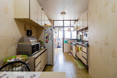 Apartamento à venda com 84m², 2 quartos e 2 vagasCozinha