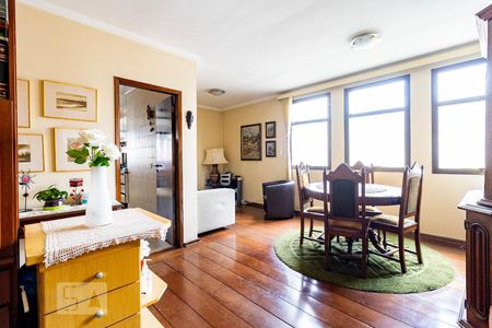 Apartamento à venda com 84m², 2 quartos e 2 vagasSala