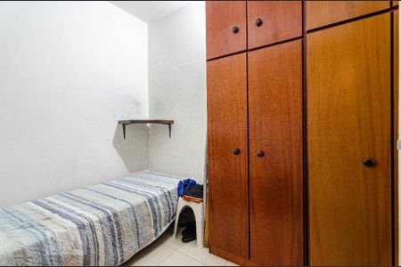 Apartamento à venda com 201m², 3 quartos e 2 vagas Apartamento à venda com 201m², 3 quartos e 2 vagasQuarto de serviço