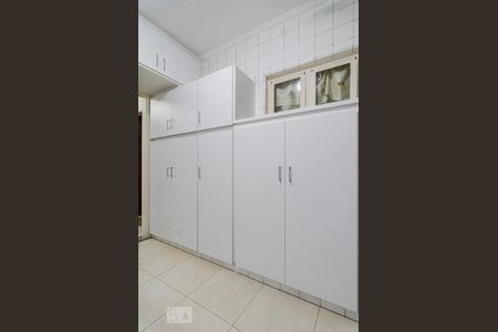 Apartamento à venda com 201m², 3 quartos e 2 vagas Apartamento à venda com 201m², 3 quartos e 2 vagasÁrea de serviço