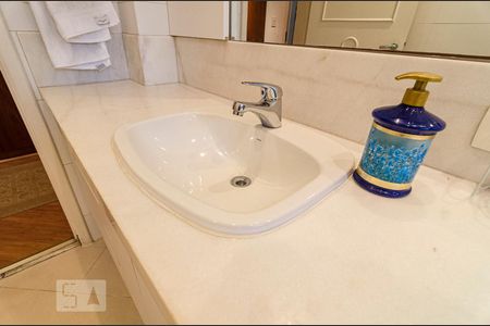 Apartamento à venda com 201m², 3 quartos e 2 vagas Apartamento à venda com 201m², 3 quartos e 2 vagasPia