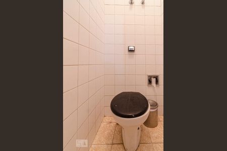 Apartamento à venda com 201m², 3 quartos e 2 vagas Apartamento à venda com 201m², 3 quartos e 2 vagasBanheiro de serviço