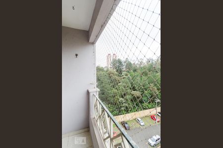 Apartamento à venda com 65m², 3 quartos e 1 vaga Apartamento à venda com 65m², 3 quartos e 1 vagaVaranda
