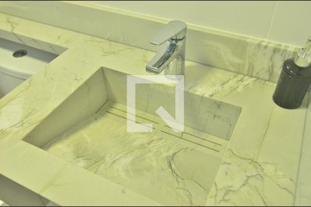 Apartamento à venda com 80m², 2 quartos e 2 vagasBanheiro social