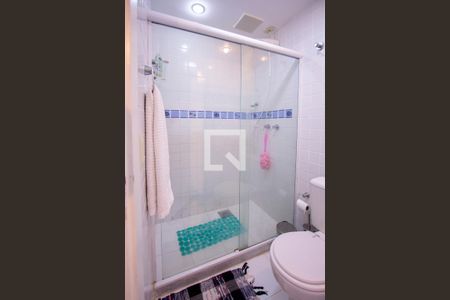 Apartamento à venda com 68m², 2 quartos e 1 vaga Apartamento à venda com 68m², 2 quartos e 1 vagaBanheiro Social