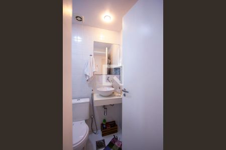 Apartamento à venda com 68m², 2 quartos e 1 vaga Apartamento à venda com 68m², 2 quartos e 1 vagaBanheiro Social