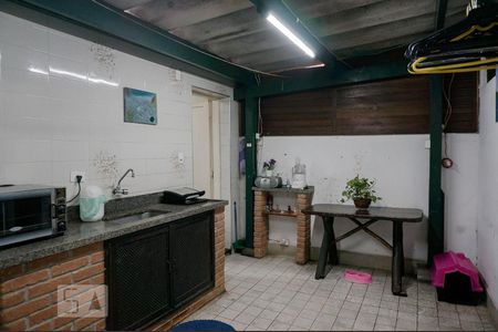 Casa à venda com 90m², 3 quartos e 1 vagaÁrea de Serviço