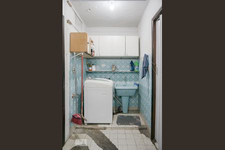 Casa à venda com 90m², 3 quartos e 1 vagaÁrea de Serviço