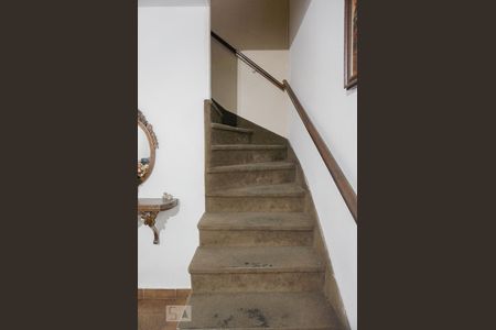 Casa à venda com 90m², 3 quartos e 1 vagaEscadas