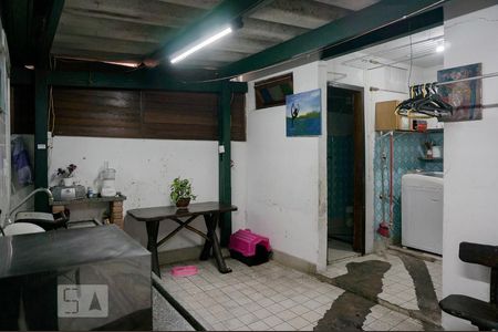 Casa à venda com 90m², 3 quartos e 1 vagaÁrea de Serviço