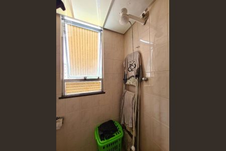 Apartamento à venda com 60m², 2 quartos e 2 vagasBanheiro de Serviço