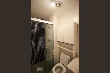 Studio para alugar com 34m², 1 quarto e 1 vaga Studio para alugar com 34m², 1 quarto e 1 vagaBanheiro