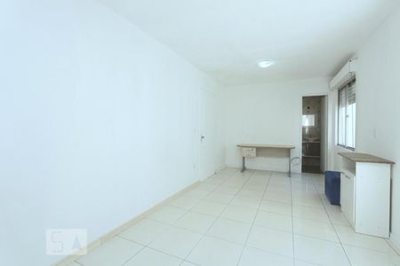 QUARTO de kitnet/studio para alugar com 1 quarto, 32m² em Santa Cecília, Porto Alegre