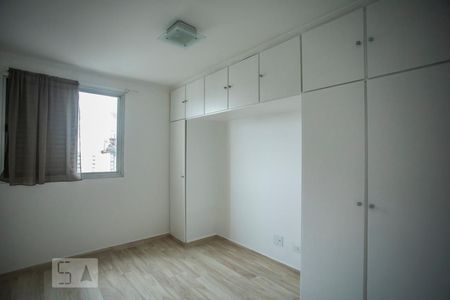 Quarto 1 de apartamento para alugar com 2 quartos, 46m² em Vila Guarani (z Sul), São Paulo
