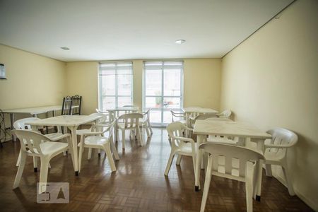 Apartamento para alugar com 46m², 2 quartos e 1 vagaÁrea comum - Salão de festas