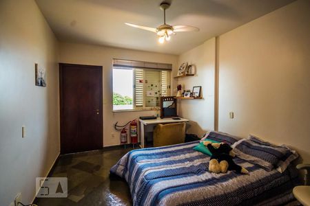 Casa à venda com 240m², 4 quartos e 8 vagasQuarto 2