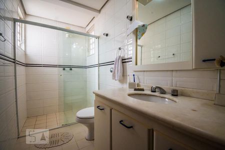 Casa à venda com 240m², 4 quartos e 8 vagasBanheiro