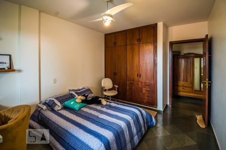 Casa à venda com 240m², 4 quartos e 8 vagasQuarto 2