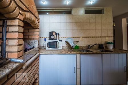 Casa à venda com 240m², 4 quartos e 8 vagasÁrea comum - Churrasqueira