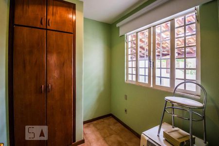 Casa à venda com 240m², 4 quartos e 8 vagasQuarto de Serviço