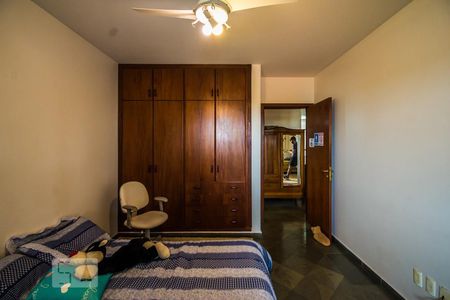 Casa à venda com 240m², 4 quartos e 8 vagasQuarto 2