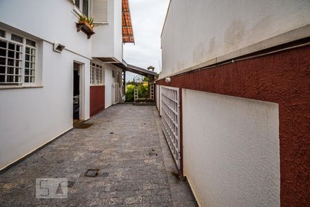 Casa à venda com 240m², 4 quartos e 8 vagasGaragem