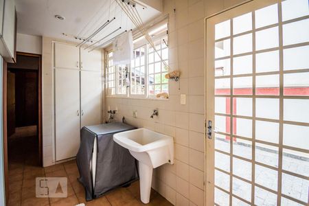 Casa à venda com 240m², 4 quartos e 8 vagasÁrea de Serviço