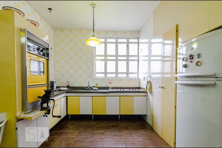 Apartamento à venda com 159m², 2 quartos e 1 vagaCozinha