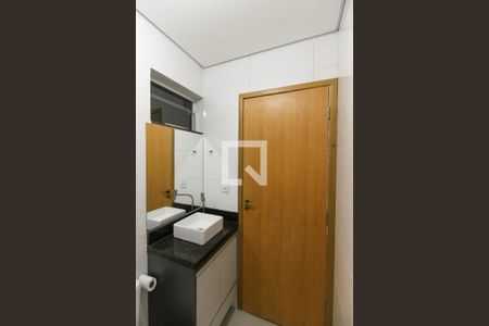 Casa de condomínio para alugar com 45m², 2 quartos e sem vaga Casa de condomínio para alugar com 45m², 2 quartos e sem vagaBanheiro